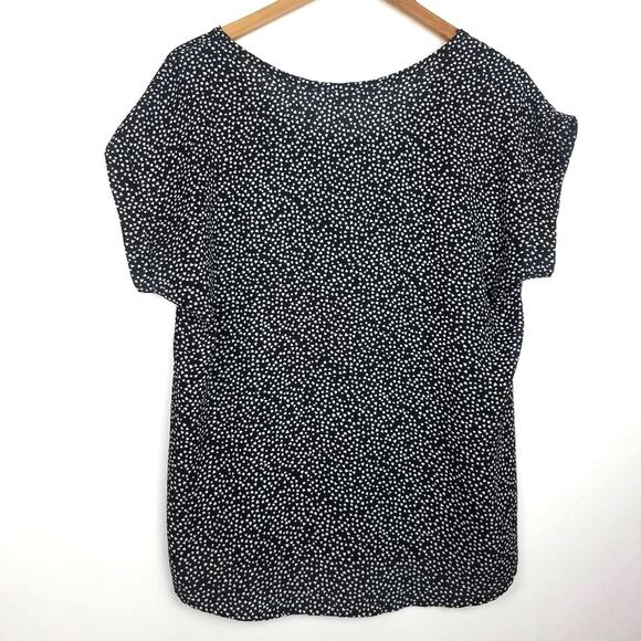 Plione | Black and White Heart Print Blouse - Picture 2 of 7